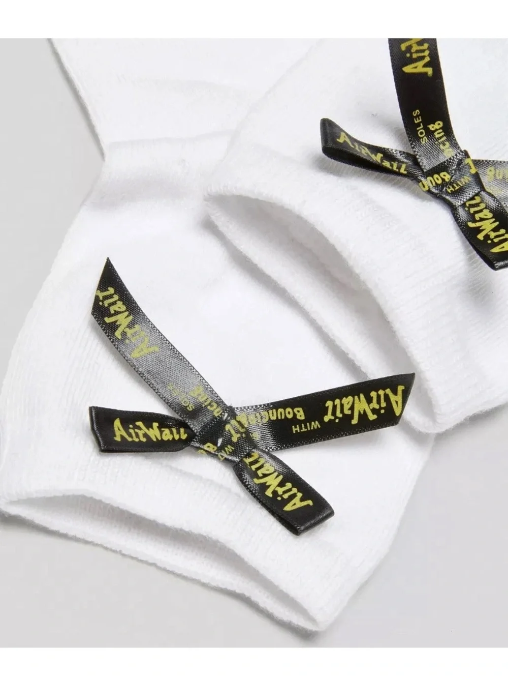 NWT - Dr. Martens Ankle Bow Socks S/M White Organic Cotton